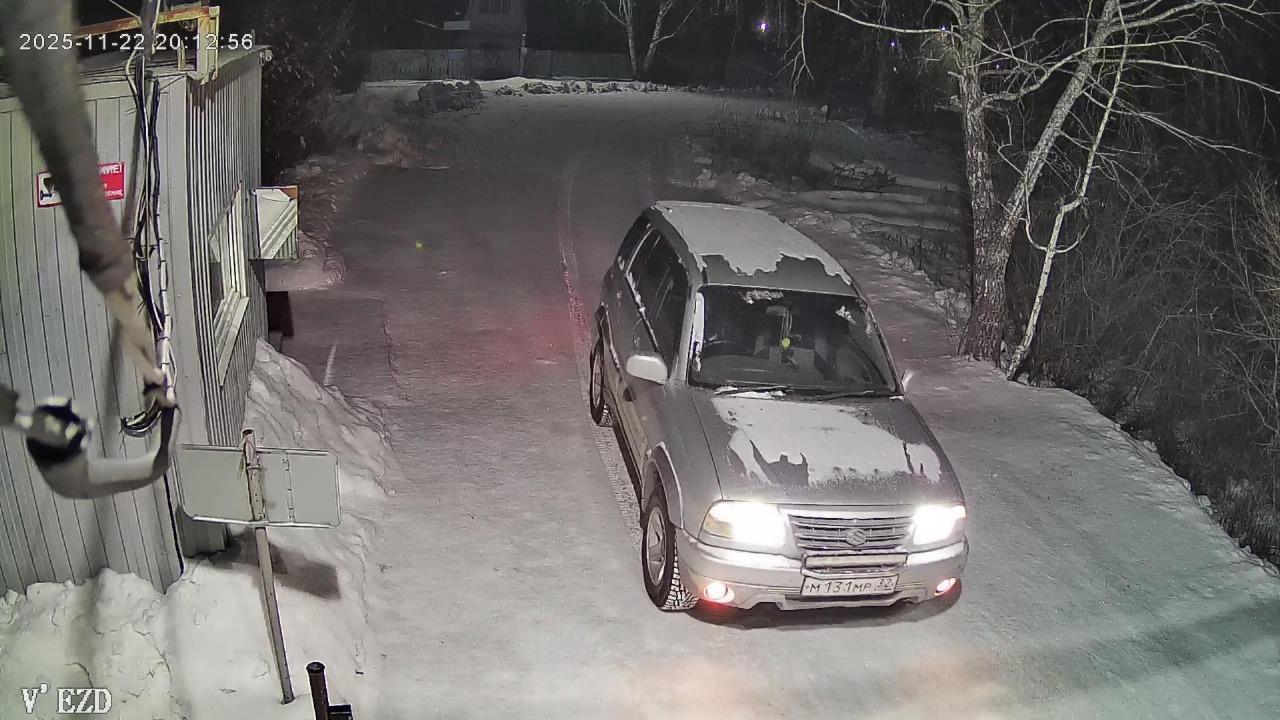 Фото Лихач на Suzuki на полном ходу снес ворота в новосибирском СНТ «Зеленый луг» 2 - Сиб.ФМ Фото Лихач на Suzuki на полном ходу снес ворота в новосибирском СНТ «Зеленый луг» 2